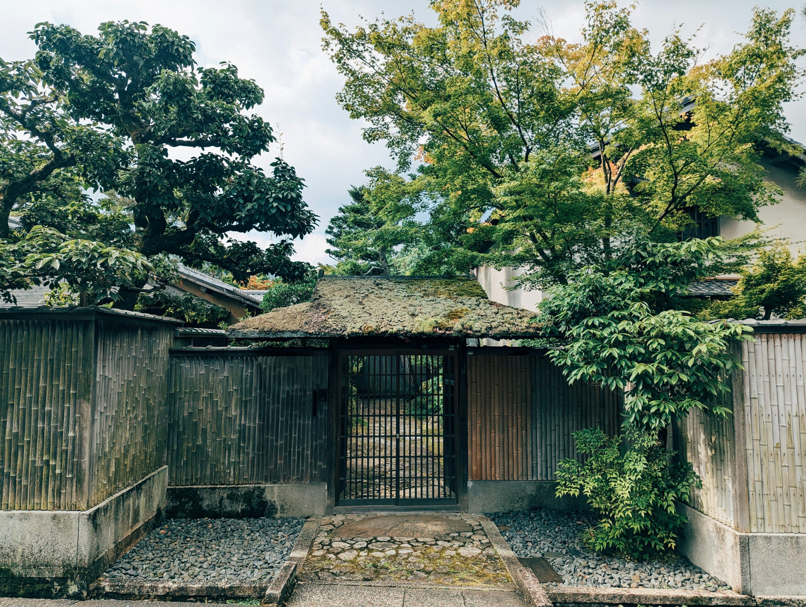 古いがとても趣を感じることができる日本家屋のイメージ画像
